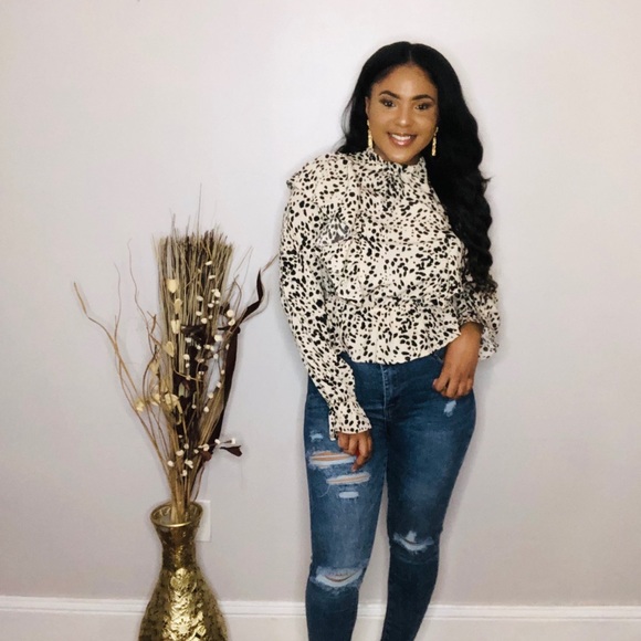 Animal Print Ruffled Top - Picture 3 of 4